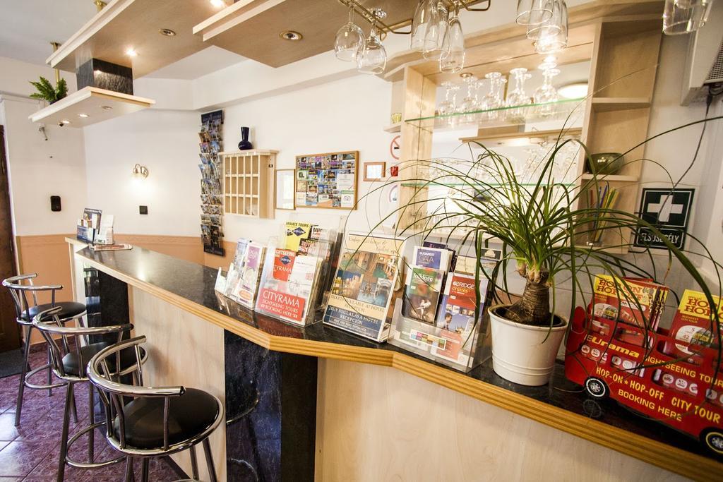 Dominika Apartman Hotel Budapest Exteriör bild