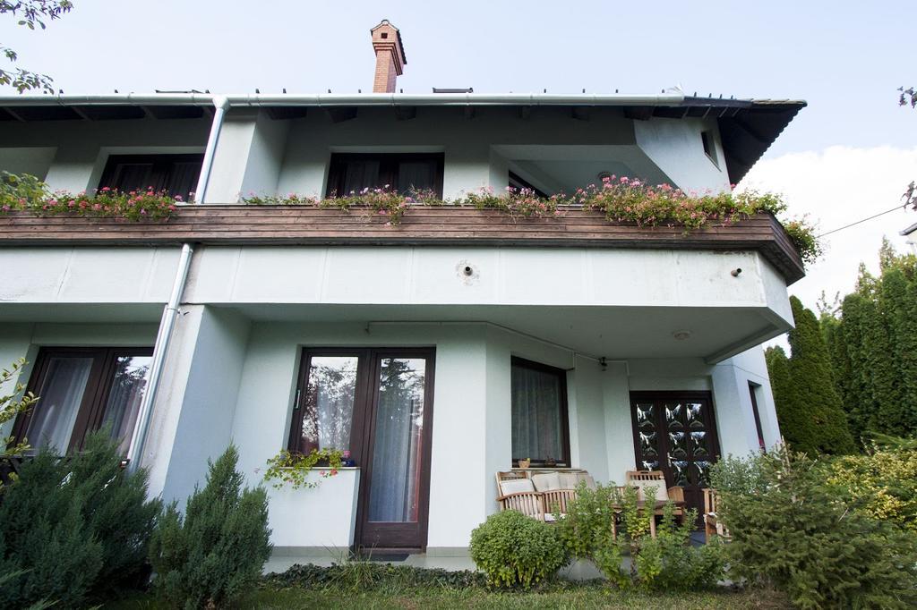Dominika Apartman Hotel Budapest Exteriör bild