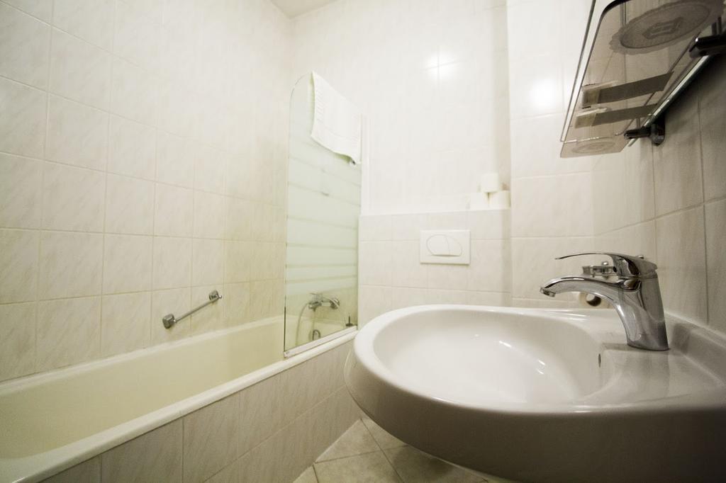 Dominika Apartman Hotel Budapest Exteriör bild