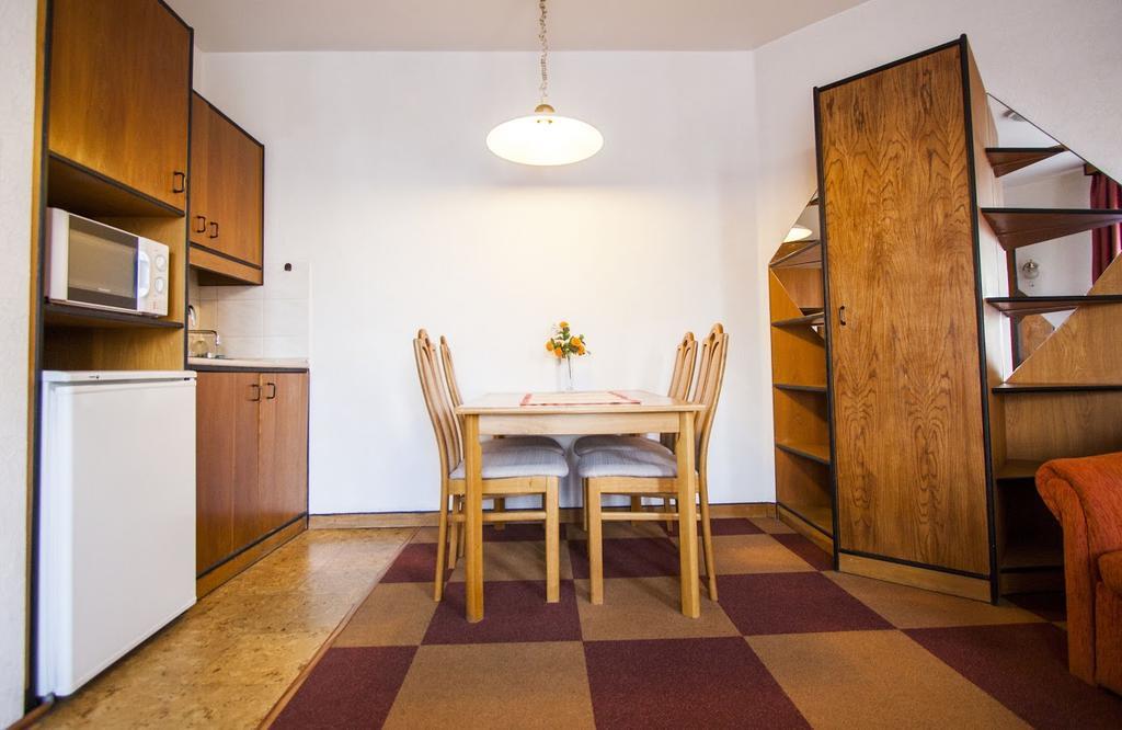 Dominika Apartman Hotel Budapest Exteriör bild