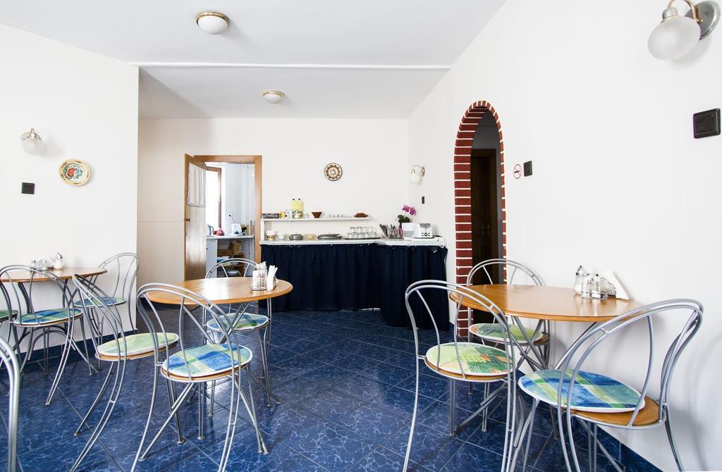 Dominika Apartman Hotel Budapest Exteriör bild