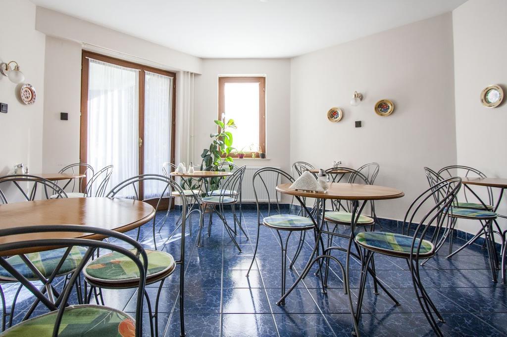 Dominika Apartman Hotel Budapest Exteriör bild