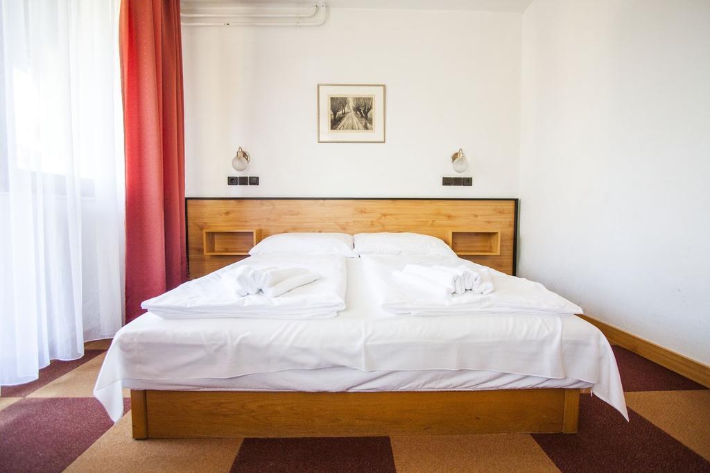 Dominika Apartman Hotel Budapest Exteriör bild
