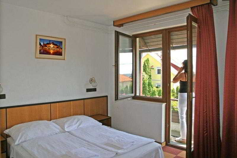 Dominika Apartman Hotel Budapest Exteriör bild